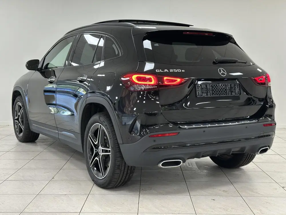 Mercedes-Benz GLA 250 e AMG Line uit 2023, foto 6