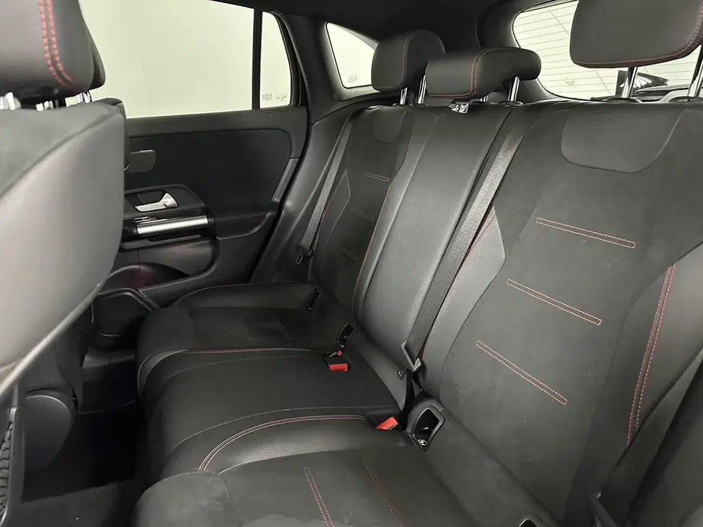 Mercedes-Benz GLA 250 e AMG Line uit 2023, foto 8