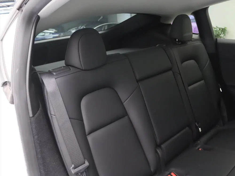 Tesla Model Y Long Range AWD 75kWh 351pk 93.8% SoH [ AMD uit 2023, foto 10