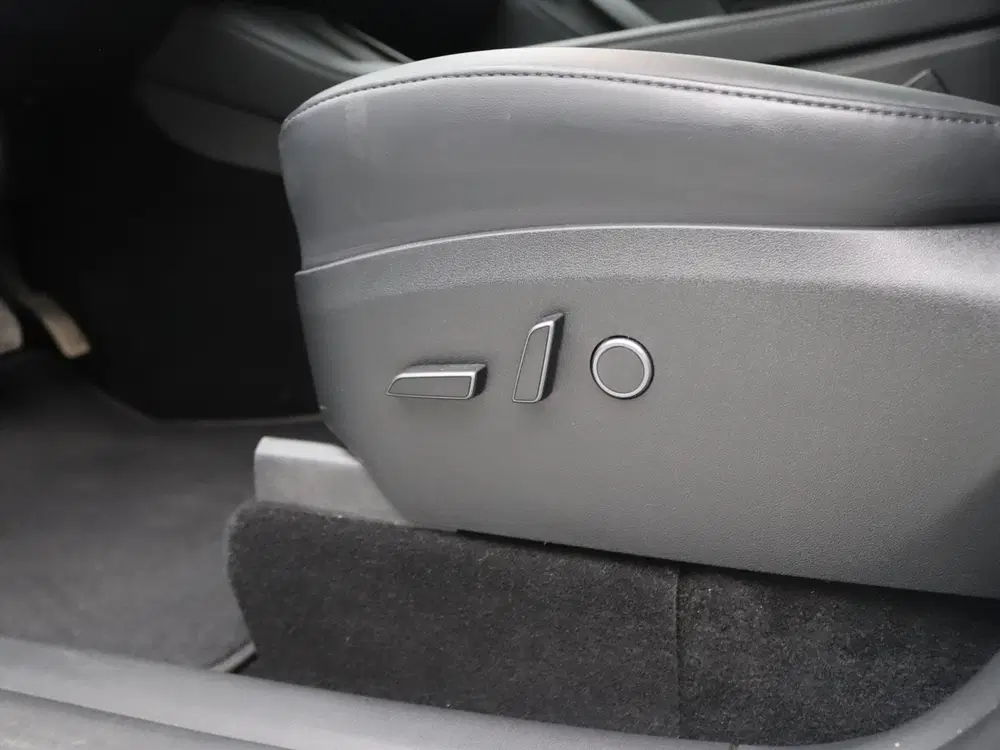 Tesla Model Y Long Range AWD 75kWh 351pk 93.8% SoH [ AMD uit 2023, foto 14
