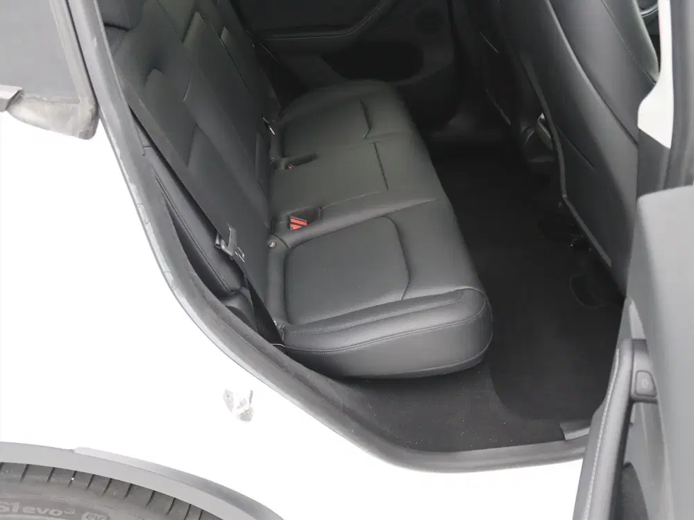 Tesla Model Y Long Range AWD 75kWh 351pk 93.8% SoH [ AMD uit 2023, foto 9