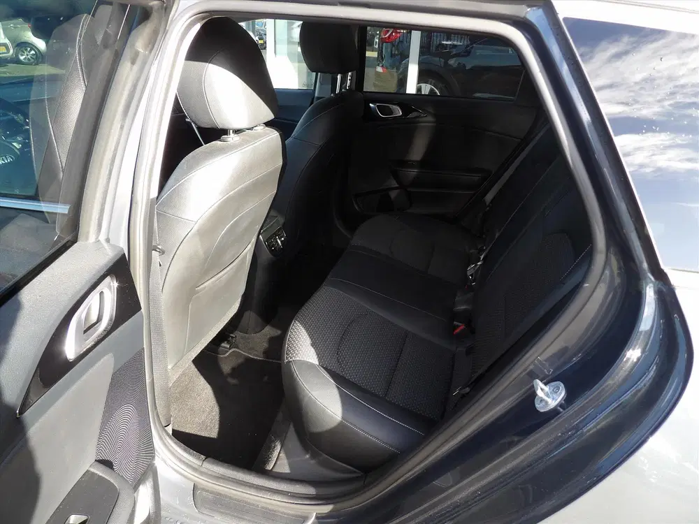 Kia Ceed 1.5 MHEV Turbo 160pk Automaat DynamicPlusL uit 2021, foto 13