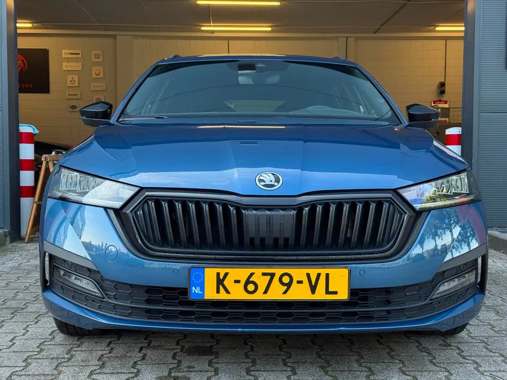 Skoda Octavia 1.0 TSI Sport Business uit 2021, foto 2