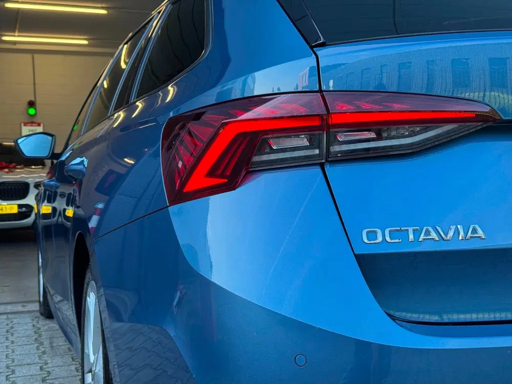 Skoda Octavia 1.0 TSI Sport Business uit 2021, foto 6
