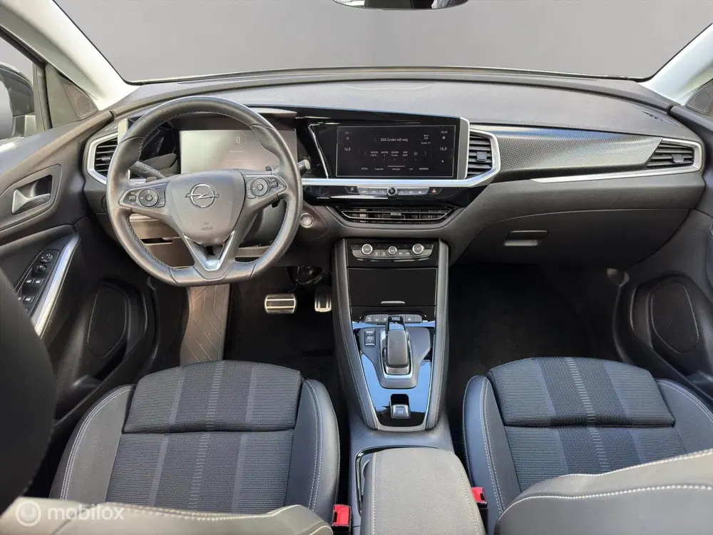 Opel Grandland 1.6 Turbo Plug-In Hybrid Business Elegance uit 2022, foto 15