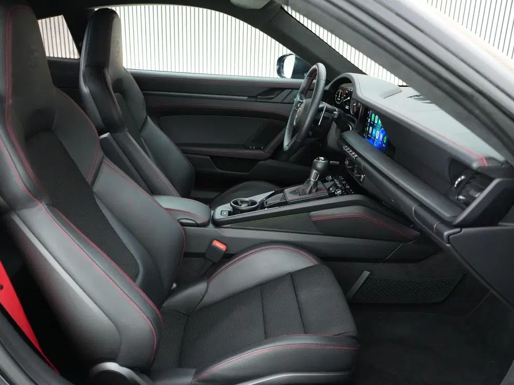 Porsche 911 4.0 GT3 Touring uit 2022, foto 10
