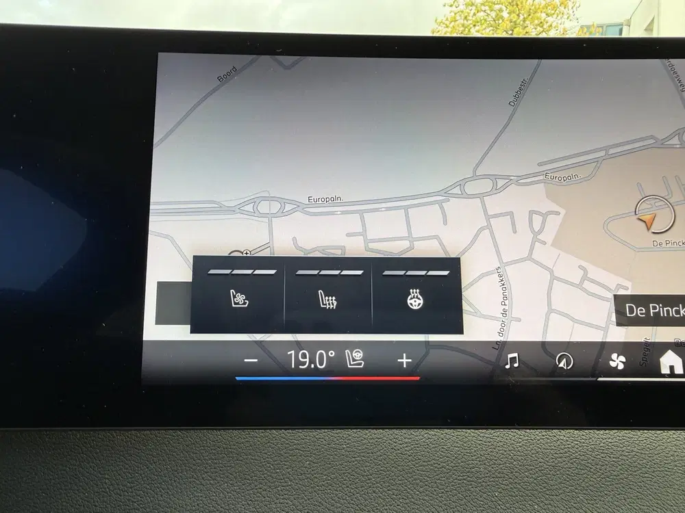 BMW iX xDrive40 Exec. Panoramadak Luchtvering Org uit 2025, foto 10