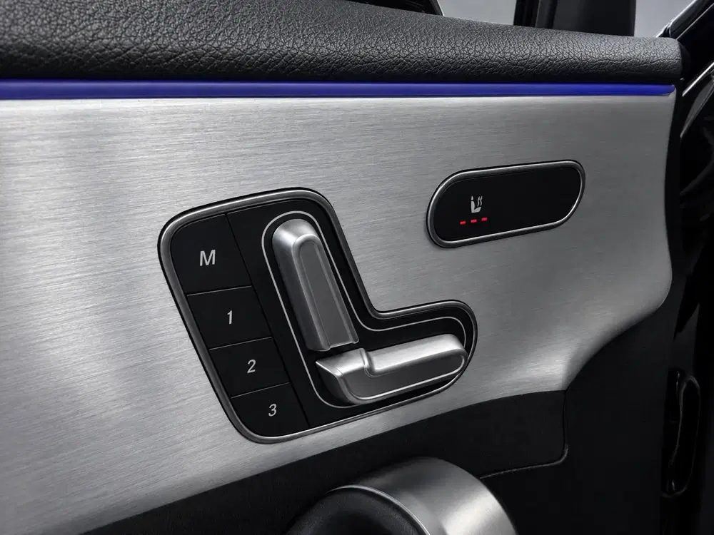 Mercedes-Benz A-Klasse 250 e Business Solution AMG Limited uit 2020, foto 14