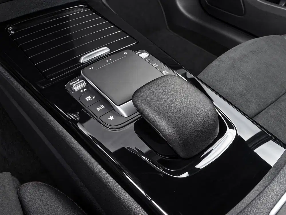 Mercedes-Benz A-Klasse 250 e Business Solution AMG Limited uit 2020, foto 15