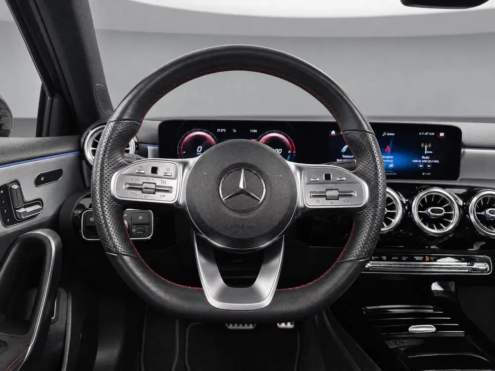 Mercedes-Benz A-Klasse 250 e Business Solution AMG Limited uit 2020, foto 7