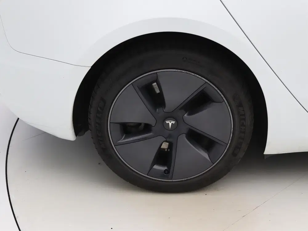 Tesla Model 3 Standard RWD Plus 92 uit 2022, foto 10