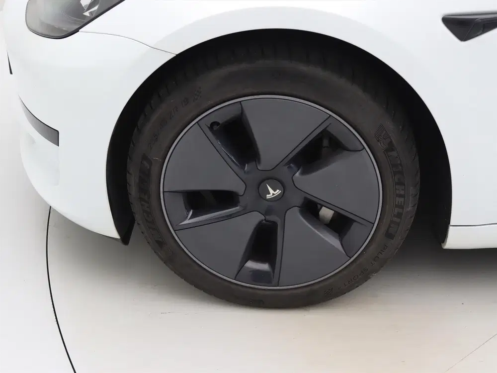 Tesla Model 3 Standard RWD Plus 92 uit 2022, foto 12