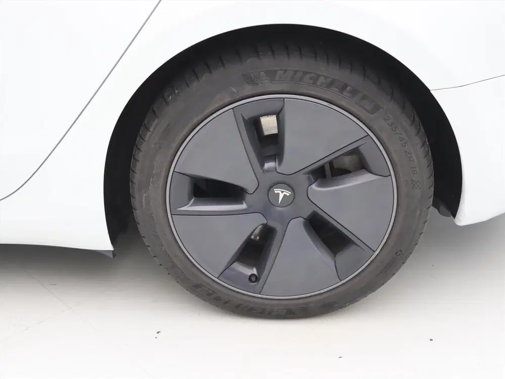 Tesla Model 3 Standard RWD Plus 92 uit 2022, foto 13