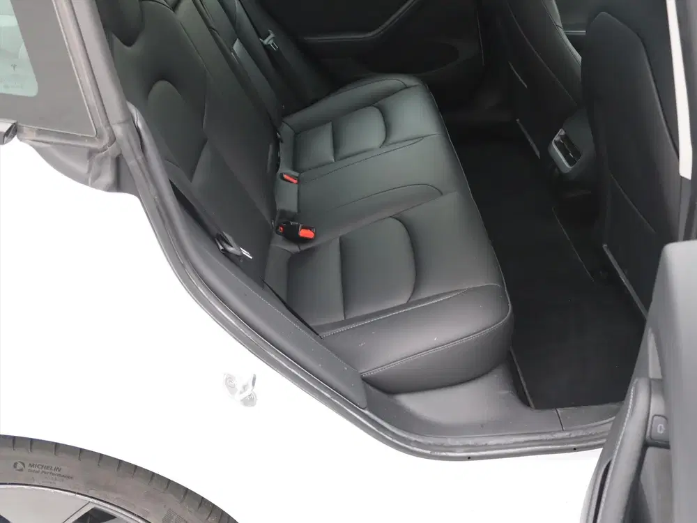 Tesla Model 3 Standard RWD Plus 92 uit 2022, foto 14