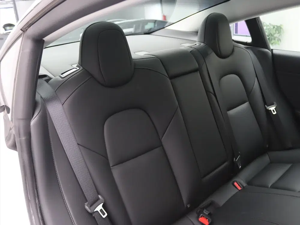 Tesla Model 3 Standard RWD Plus 92 uit 2022, foto 15