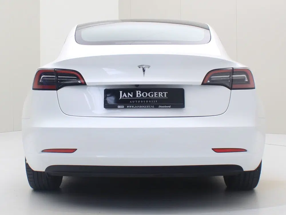 Tesla Model 3 Standard RWD Plus 92 uit 2022, foto 6