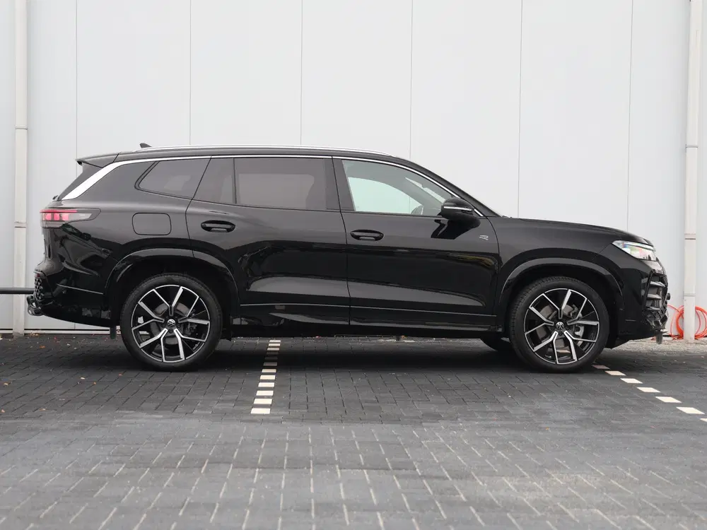 Volkswagen Tayron 1.5 eHybrid R-Line Edition 204PK DSG uit 2025, foto 2