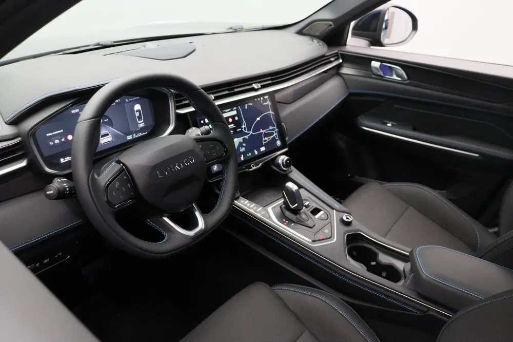 Lynk & Co 01 1.5 261PK Plug-in Hybrid *Zwarte Hemel* 36 uit 2023, foto 9