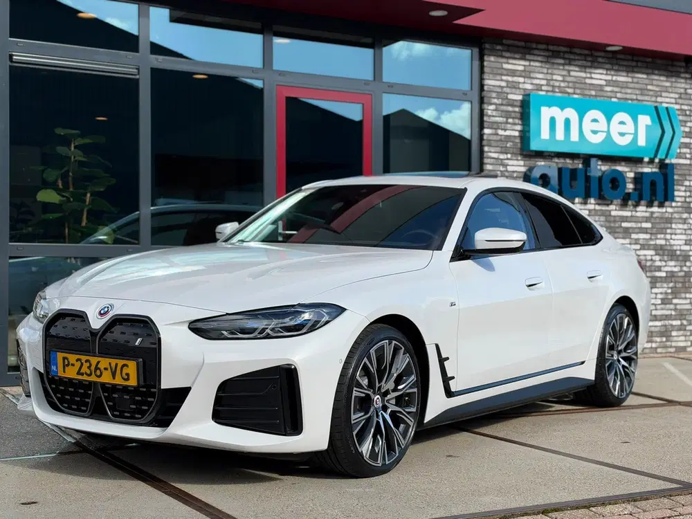 BMW i4 40 High Exec. M-SPORT SOH 96.4% l SCHUIFDA uit 2022, foto 9