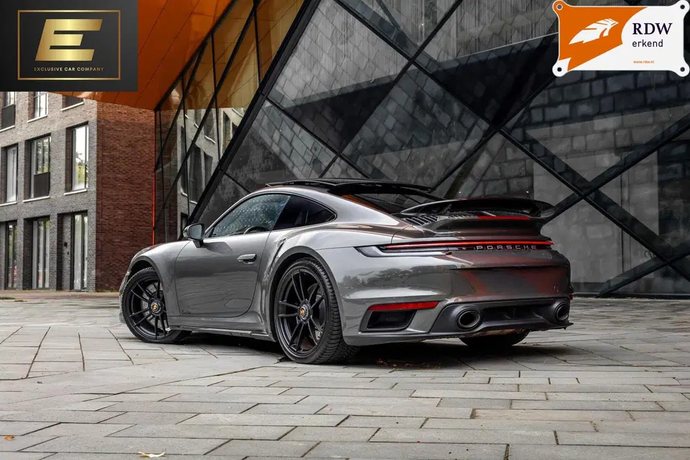 Porsche 911 3.8 Turbo uit 2021, foto 12