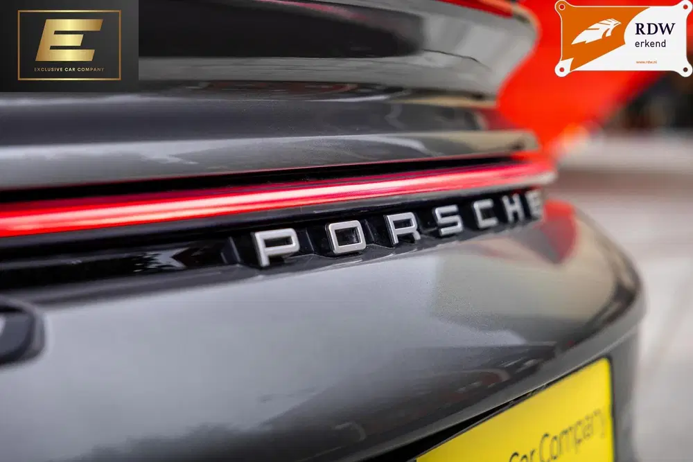 Porsche 911 3.8 Turbo uit 2021, foto 14