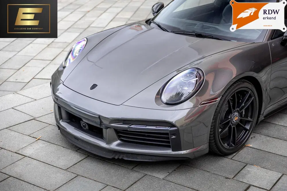Porsche 911 3.8 Turbo uit 2021, foto 2