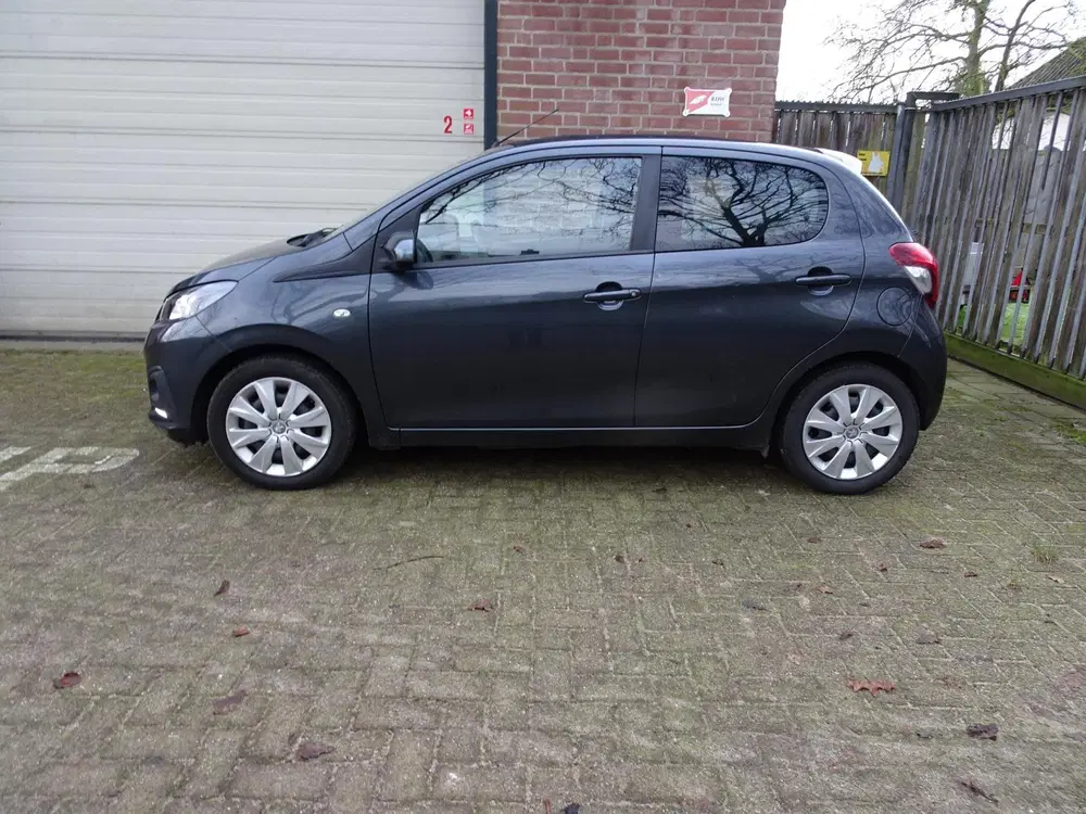 Peugeot 108 1.0 e-VTi Active 5 deurs Airco uit 2020, foto 2