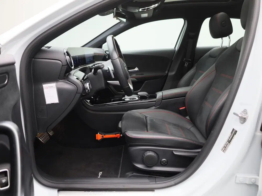 Mercedes-Benz A-Klasse 200 Business Solution AMG uit 2019, foto 12