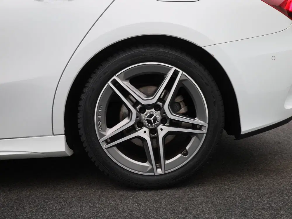 Mercedes-Benz A-Klasse 200 Business Solution AMG uit 2019, foto 14
