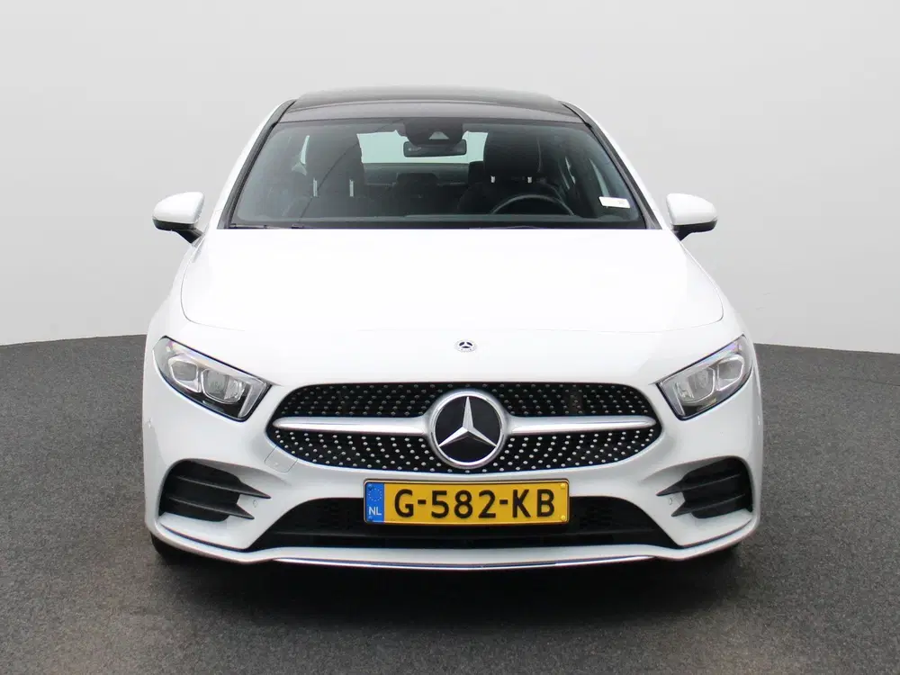 Mercedes-Benz A-Klasse 200 Business Solution AMG uit 2019, foto 3
