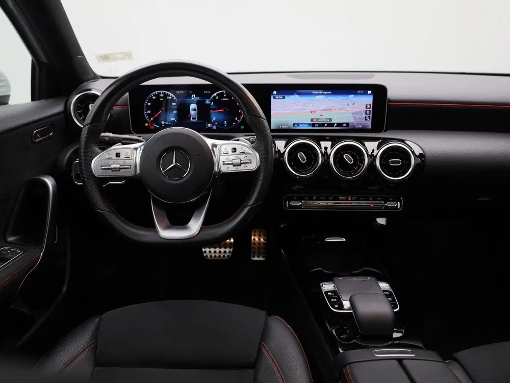 Mercedes-Benz A-Klasse 200 Business Solution AMG uit 2019, foto 8
