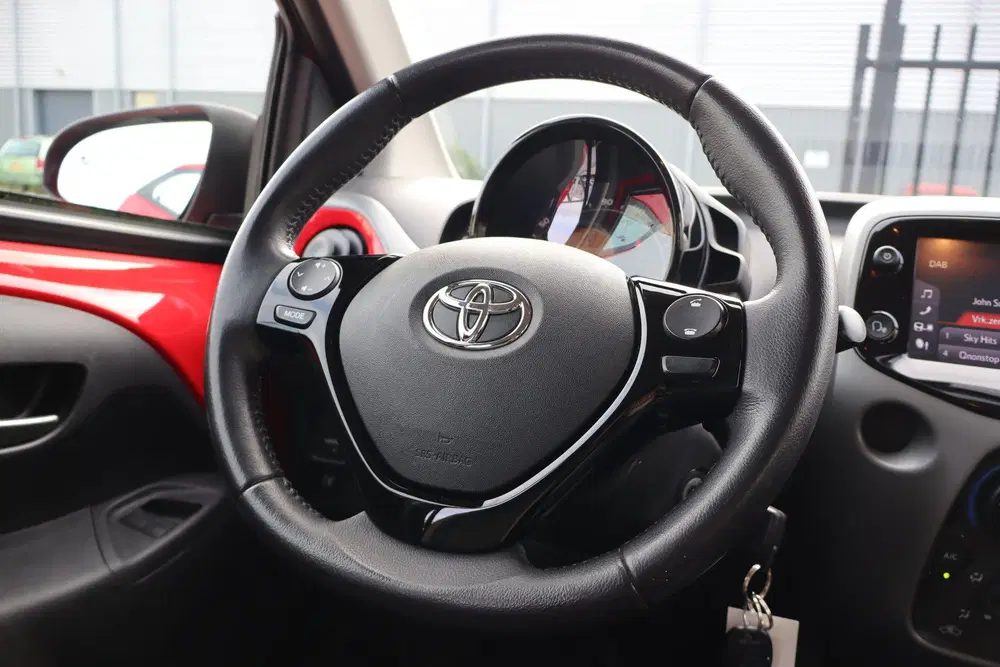 Toyota Aygo 1.0 VVT-i x-play Automaat Nederlandse auto uit 2020, foto 11