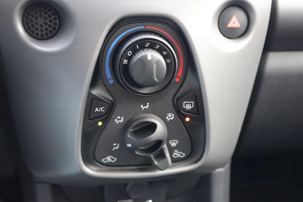 Toyota Aygo 1.0 VVT-i x-play Automaat Nederlandse auto uit 2020, foto 15