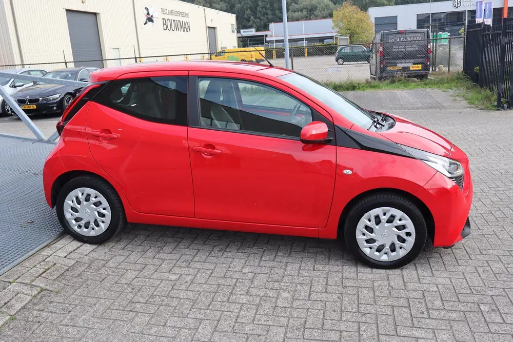 Toyota Aygo 1.0 VVT-i x-play Automaat Nederlandse auto uit 2020, foto 6