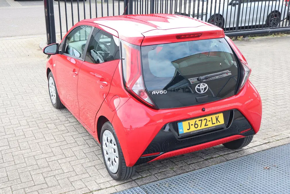 Toyota Aygo 1.0 VVT-i x-play Automaat Nederlandse auto uit 2020, foto 9