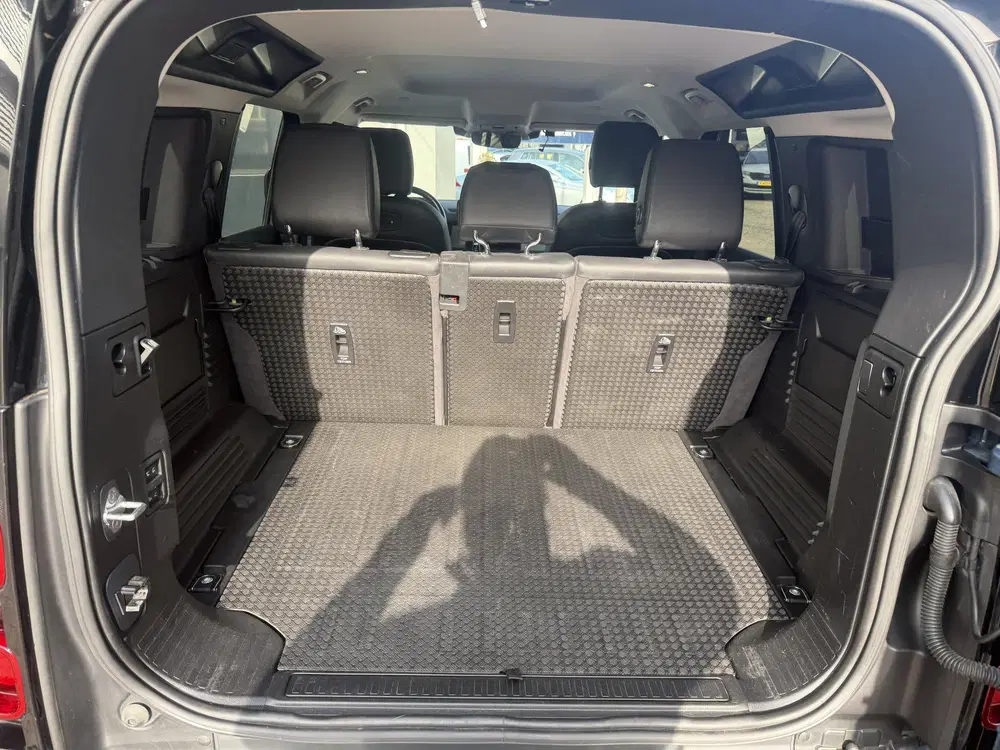 Land Rover Defender 3.0 P400 110 X-Dynamic S 5 Persoons uit 2020, foto 12