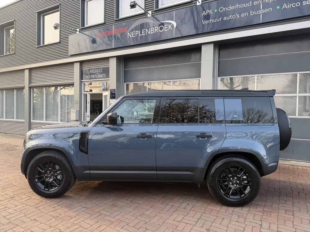 Land Rover Defender 3.0 P400 110 X-Dynamic S 5 Persoons uit 2020, foto 4