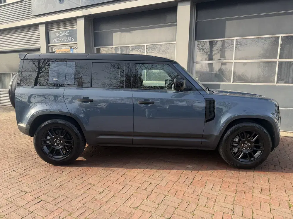 Land Rover Defender 3.0 P400 110 X-Dynamic S 5 Persoons uit 2020, foto 5