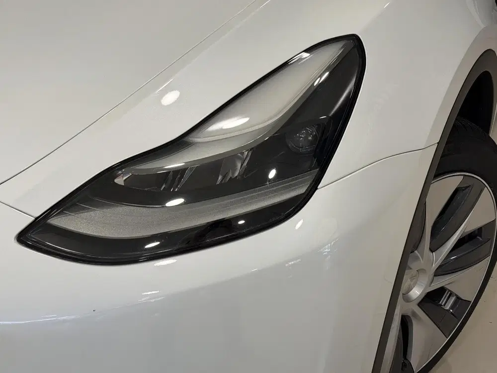 Tesla Model Y Long Range AWD 75 kWh uit 2024, foto 11