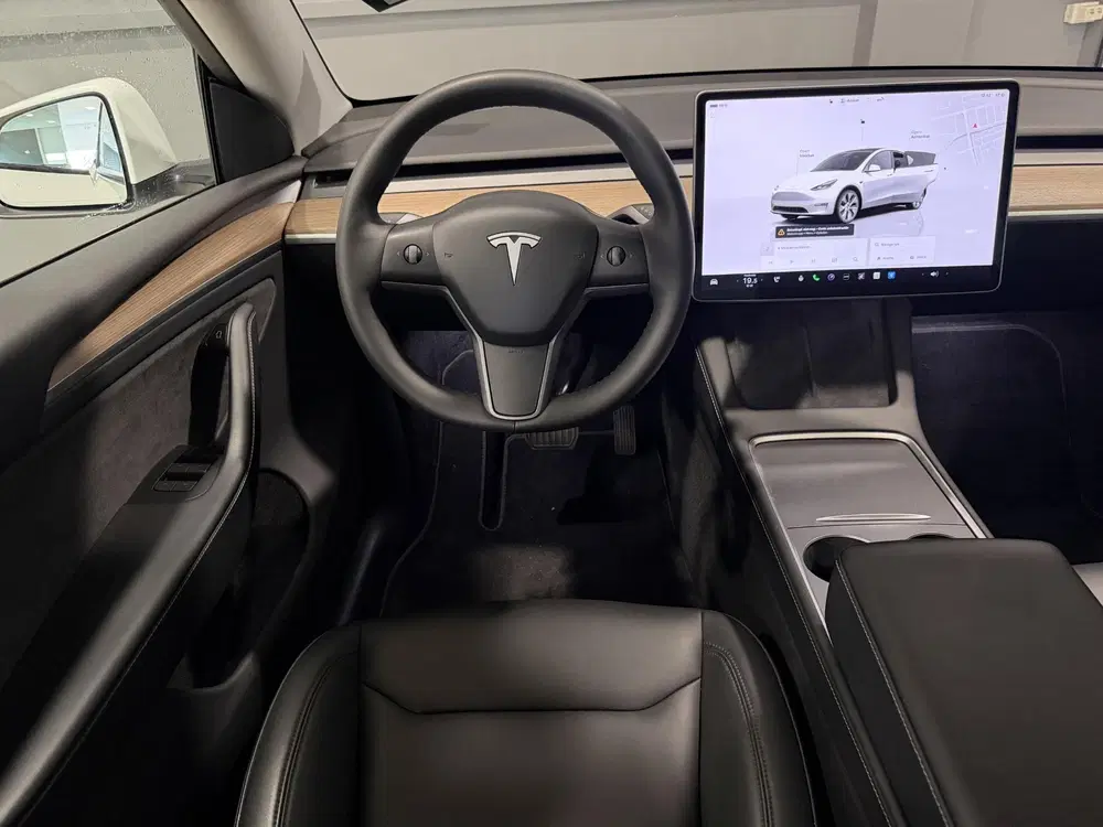 Tesla Model Y Long Range AWD 75 kWh uit 2024, foto 6