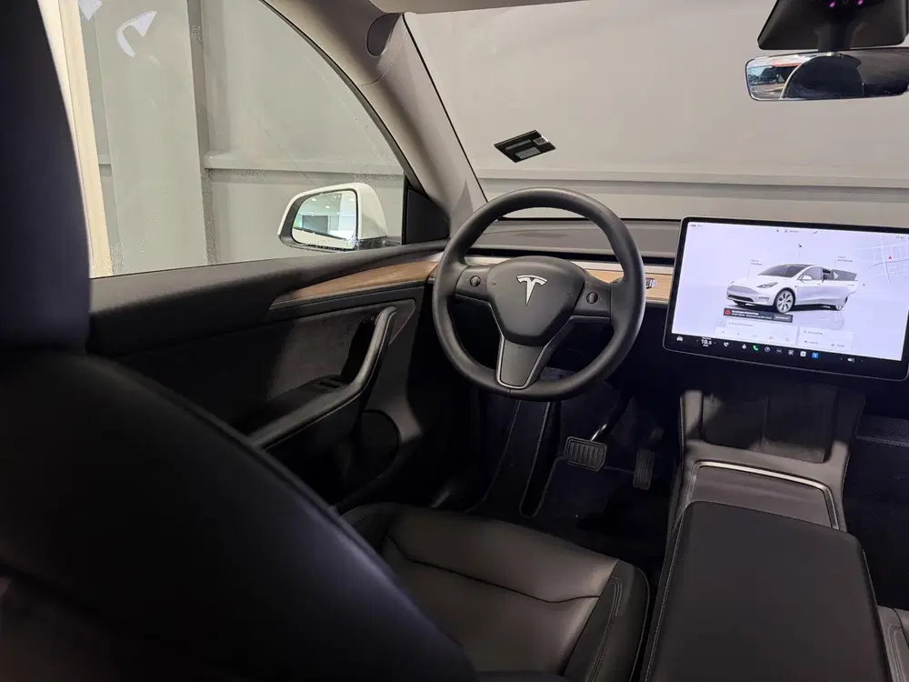 Tesla Model Y Long Range AWD 75 kWh uit 2024, foto 8