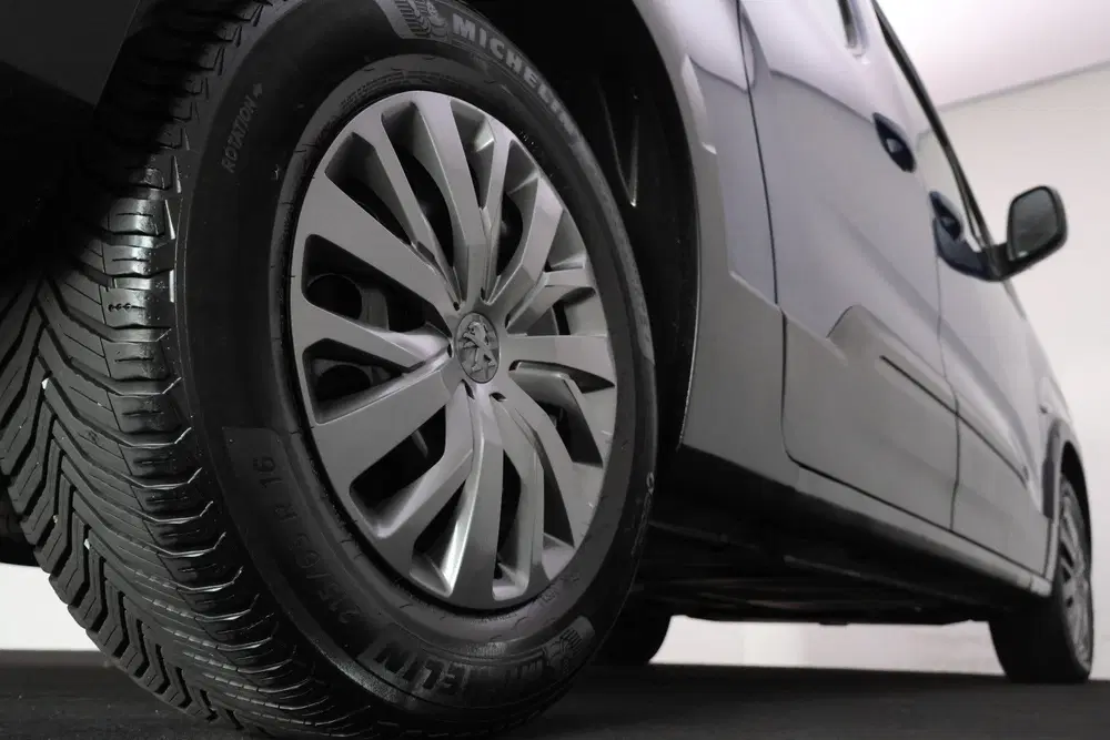 Peugeot Rifter 1.2T 7Pers ALLURE L2 NAVI uit 2019, foto 14
