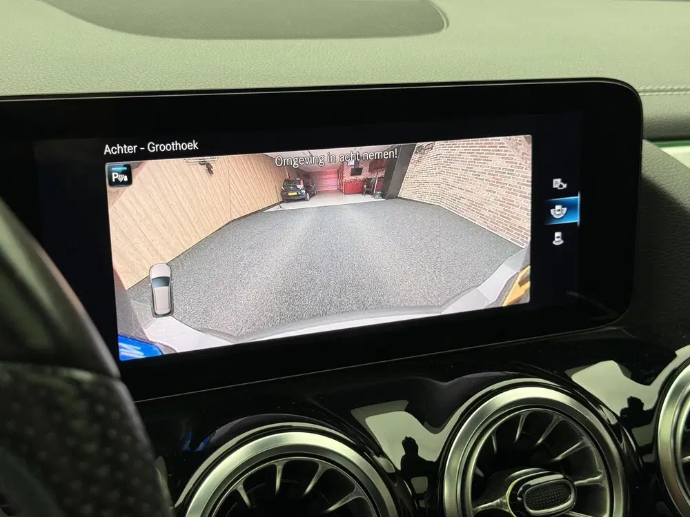 Mercedes-Benz B-Klasse 200 Business Solution AMG uit 2021, foto 14