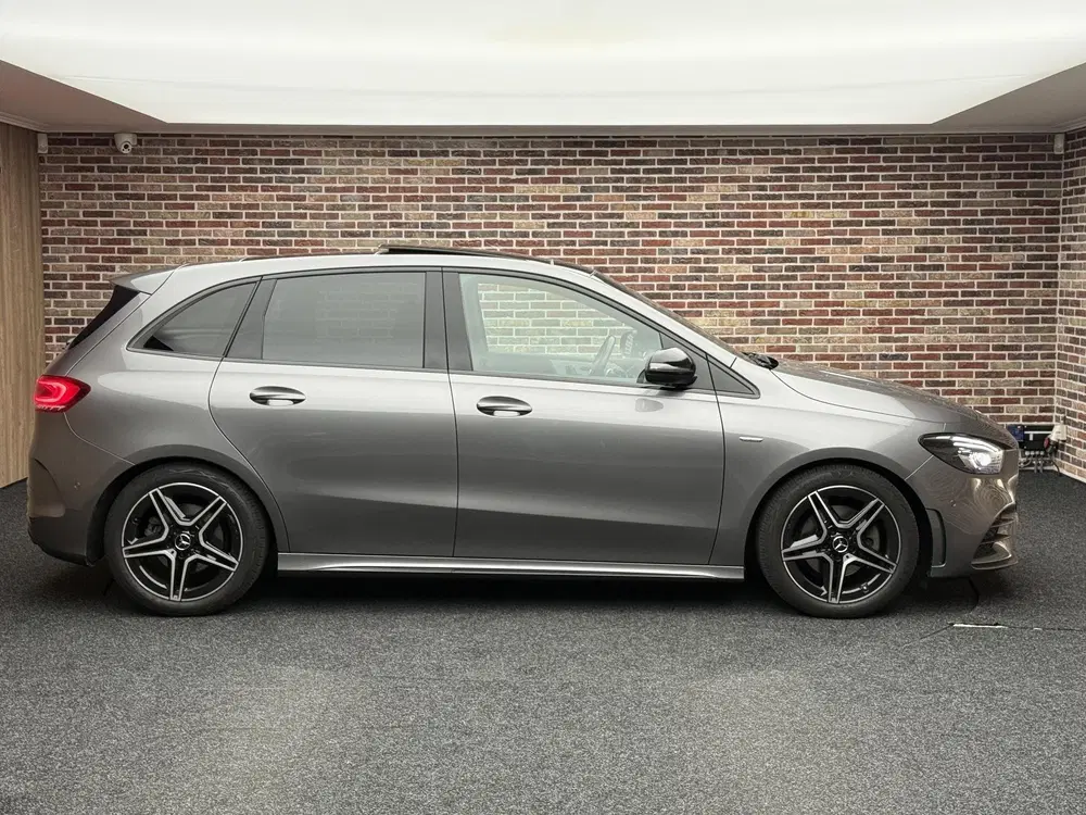 Mercedes-Benz B-Klasse 200 Business Solution AMG uit 2021, foto 4