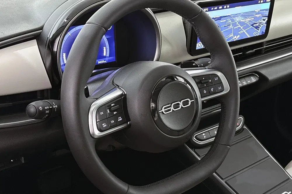 Fiat 600 1.2 Hybrid La Prima Massage Adaptieve Crui uit 2025, foto 11