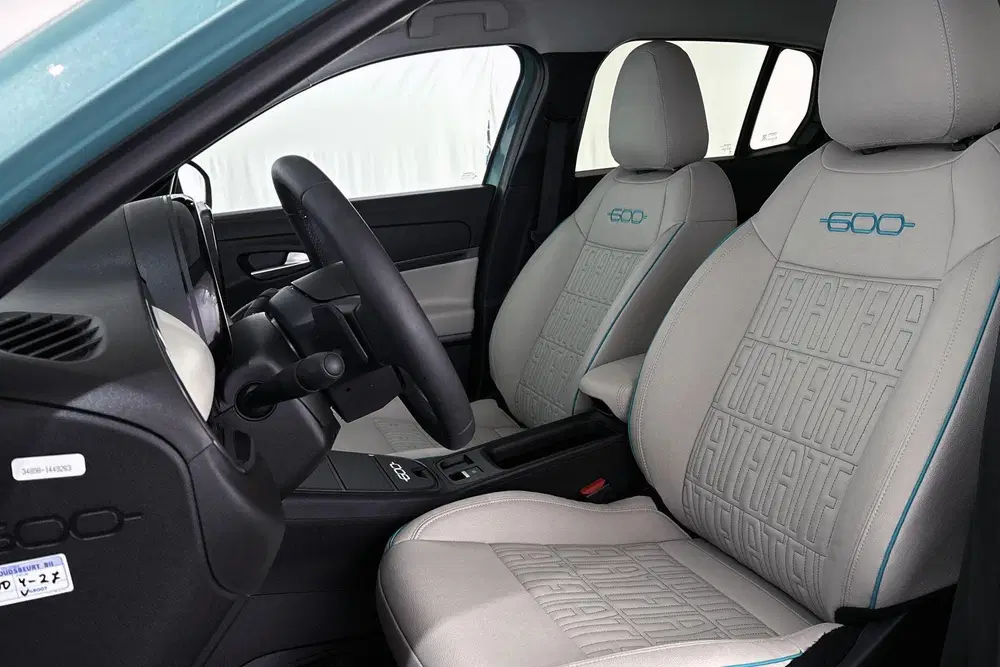 Fiat 600 1.2 Hybrid La Prima Massage Adaptieve Crui uit 2025, foto 6
