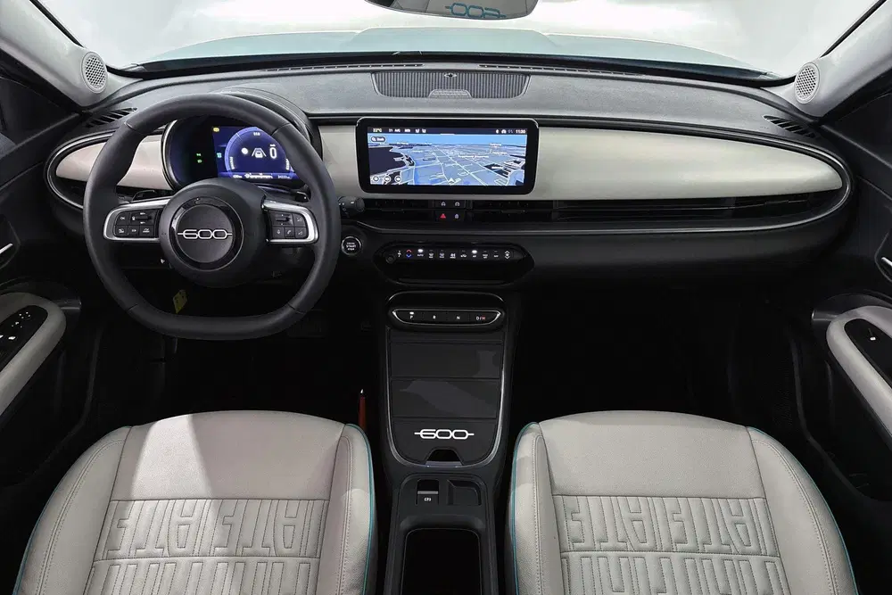Fiat 600 1.2 Hybrid La Prima Massage Adaptieve Crui uit 2025, foto 7