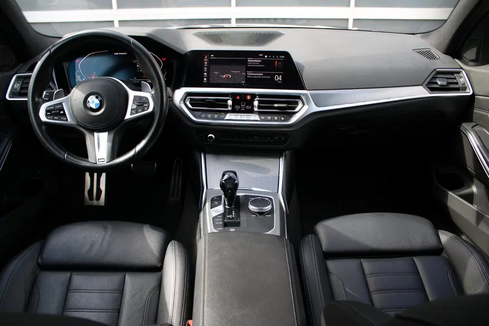 BMW 3-serie M340i xDrive High Executive uit 2021, foto 2