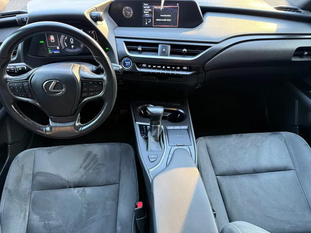 Lexus UX 250h Preference Line Hybrid Camera Cruise uit 2021, foto 11