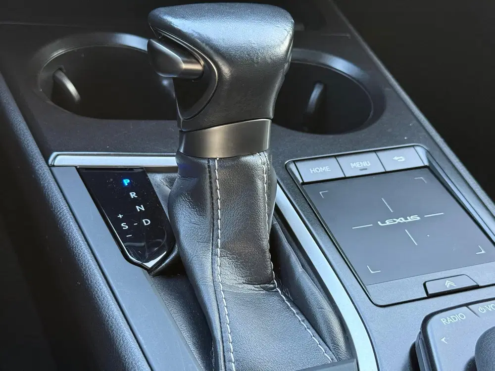 Lexus UX 250h Preference Line Hybrid Camera Cruise uit 2021, foto 13
